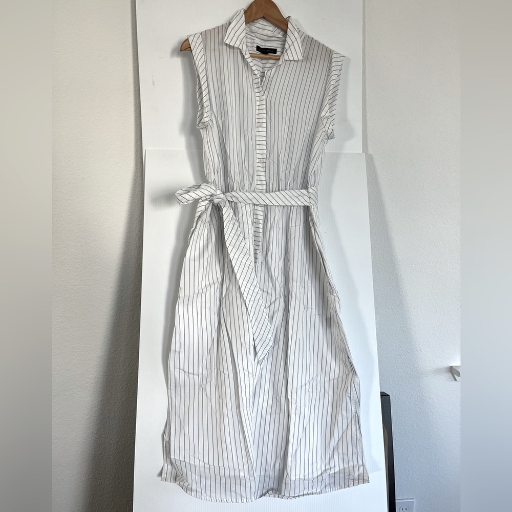 Banana Republic White and Blue Sleeveless Shirt Dress